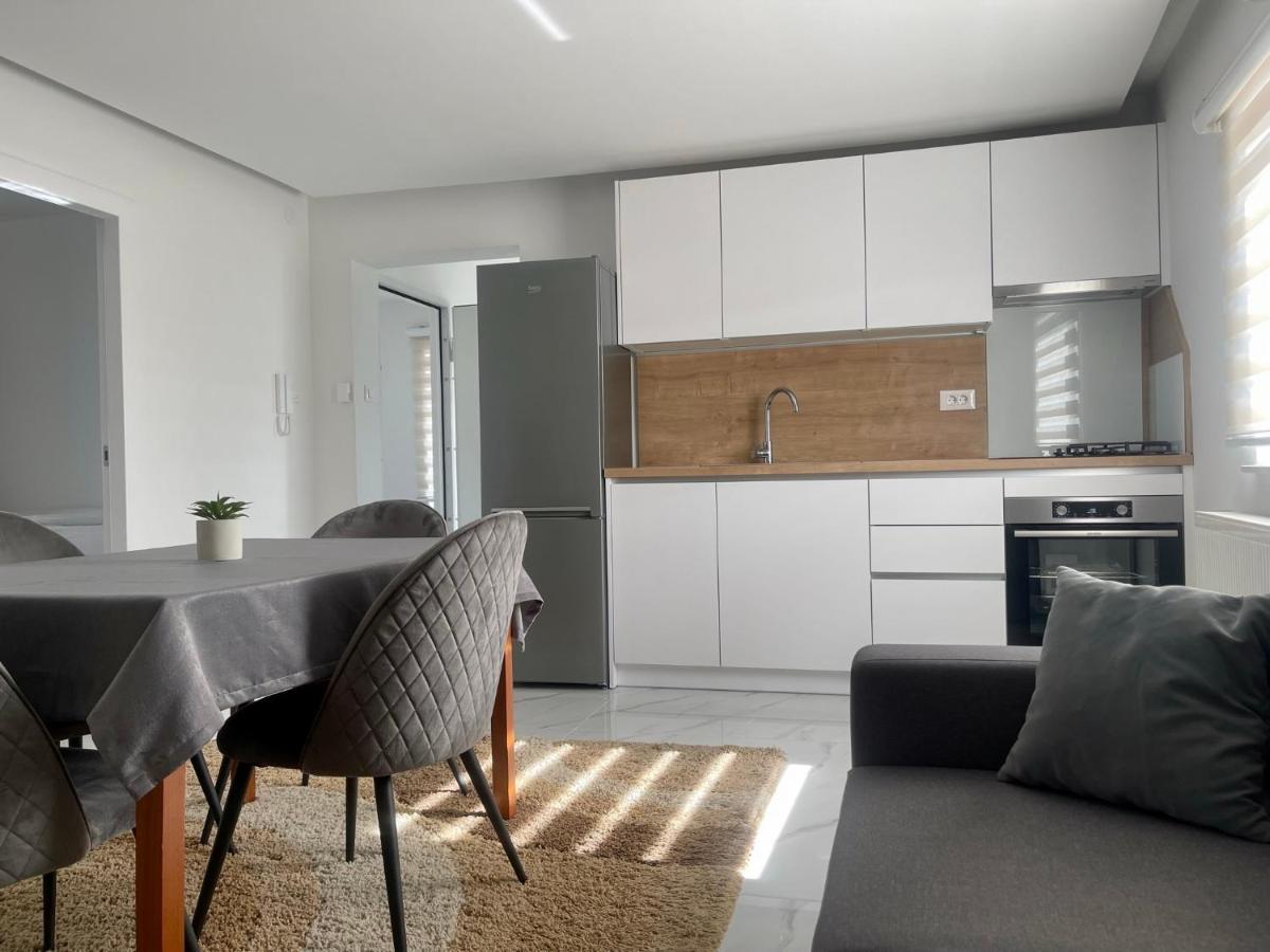 Rozi Apartments Zagreb Bagian luar foto